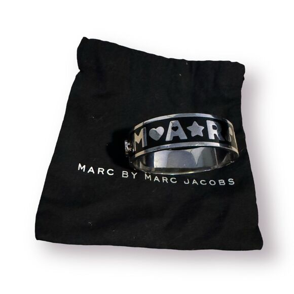 Marc Jacobs 'Mini Charms' Icon Hinged Bracelet - Picture 4 of 7
